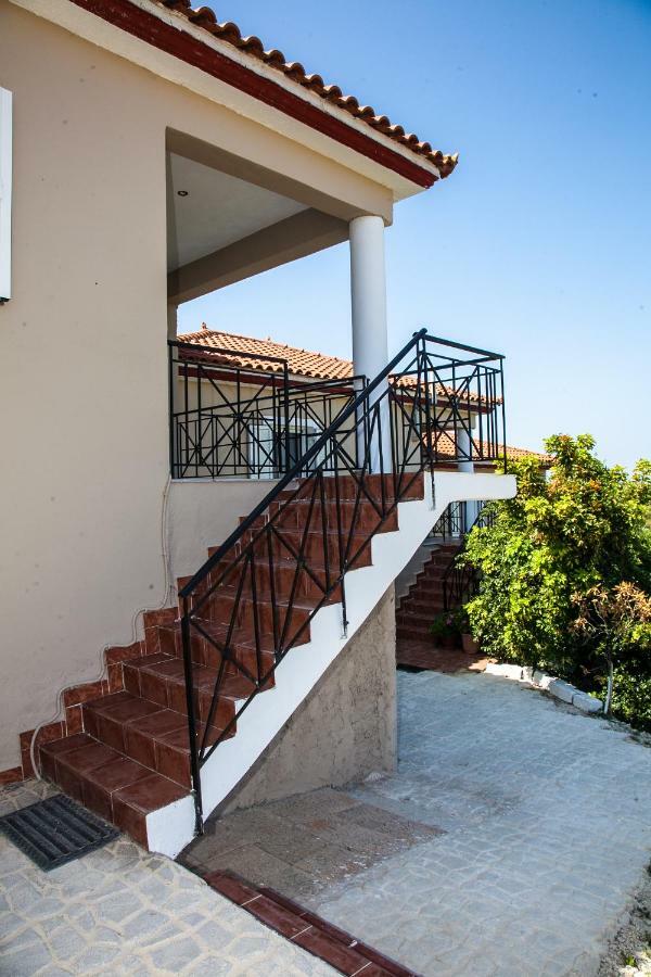 Maspali Apartments Lixouri Exterior foto